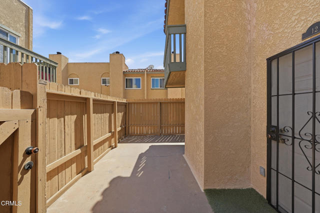 Detail Gallery Image 20 of 27 For 10260 Plainview Ave #12,  Los Angeles,  CA 91042 - 3 Beds | 2/1 Baths