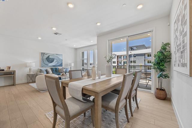 Image 15 of 45 For 44867 Grimmer Blvd  300