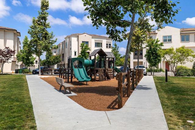 5241 Rockfish Lane, San Diego CA: https://media.crmls.org/mediaz/536190b4-975c-4dc9-a17f-8e3d69e12ff4.jpg