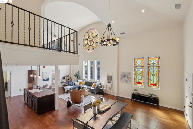 Details for 6300 Shattuck Ave  1, Oakland, CA 94609