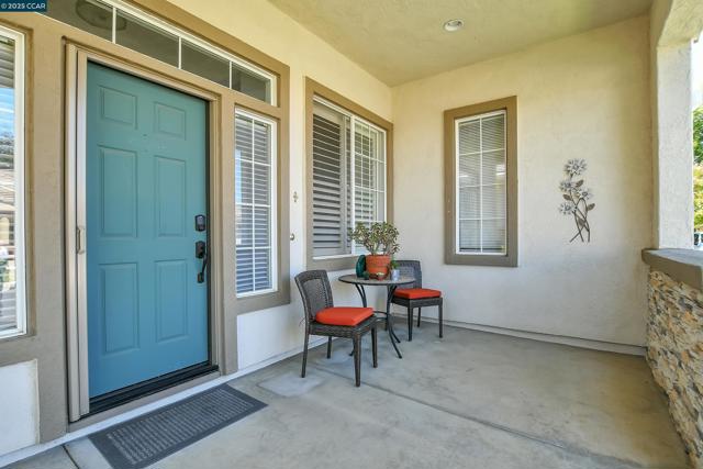 1820 Mariposa Way, Brentwood CA: https://media.crmls.org/mediaz/53622355-648f-4422-bd58-cade7eee66e7.jpg