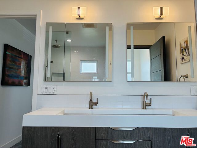 4938 Imlay Avenue, Culver City CA: https://media.crmls.org/mediaz/53626768-3571-4c4a-858c-f3d3df7f14c1.jpg