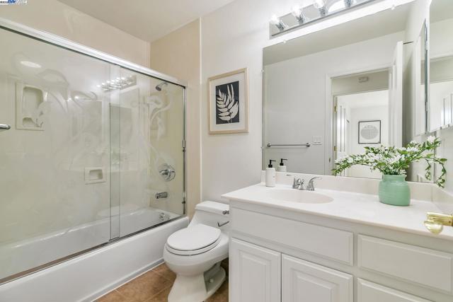 41519 Apricot Ln, Fremont CA: https://media.crmls.org/mediaz/5362e7b3-84b1-43de-b8ed-2a157f13a6ee.jpg