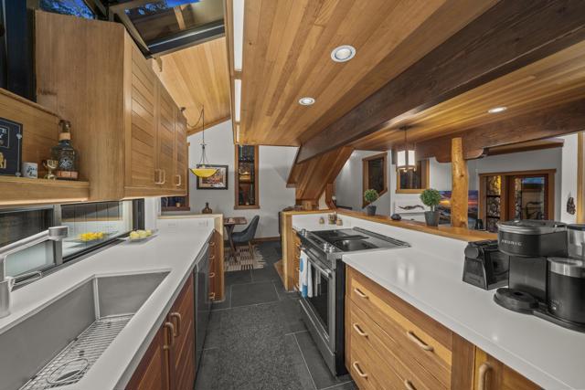 54789 Wildwood Drive, Idyllwild CA: https://media.crmls.org/mediaz/53638306-a3c7-497d-8b1f-8b7678d33c7a.jpg
