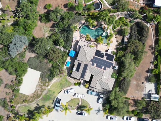 2034 Ridgecrest Place, Escondido CA: https://media.crmls.org/mediaz/53645226-46f9-4ca9-9a2c-a17d57750117.jpg