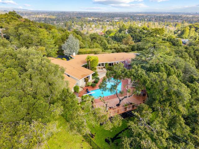 17180 Crescent Drive, Los Gatos CA: https://media.crmls.org/mediaz/53646ca9-2be2-4824-9aff-e0e6f58f2ff4.jpg