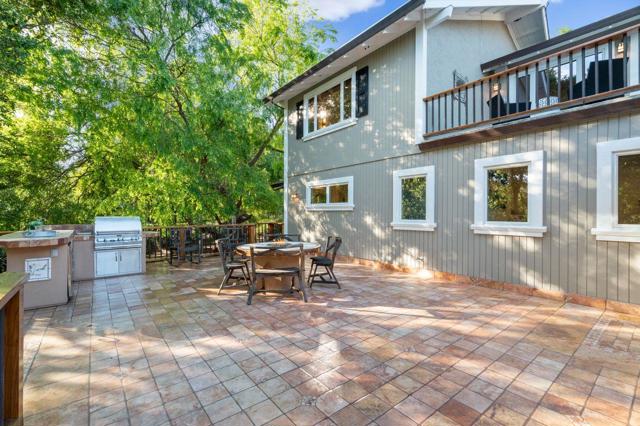 23447 Skyview Terrace, Los Gatos CA: https://media.crmls.org/mediaz/53649e5d-1e7c-4700-ba07-bc2863e69e4e.jpg