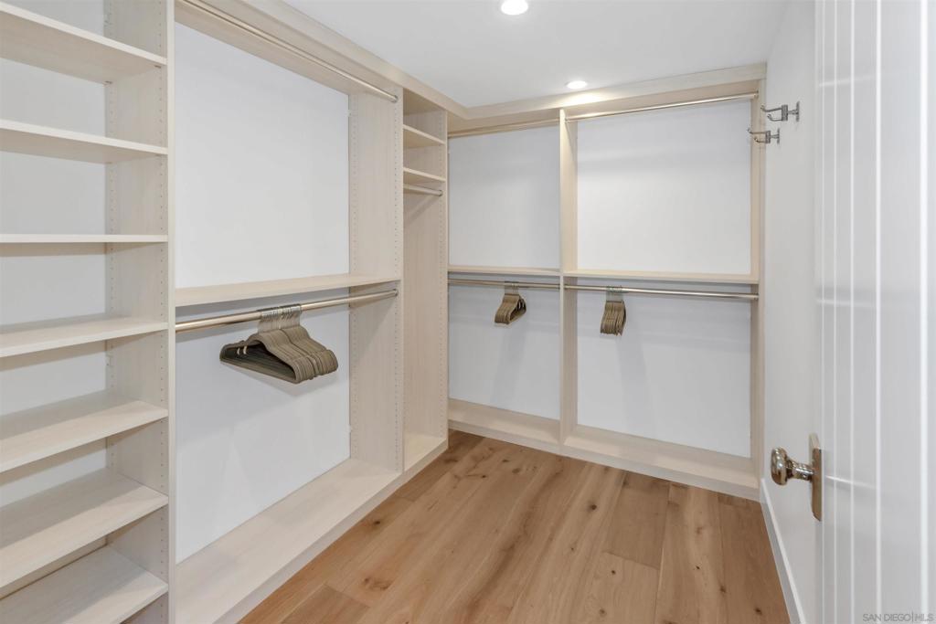 MLS #250031707SD img 4