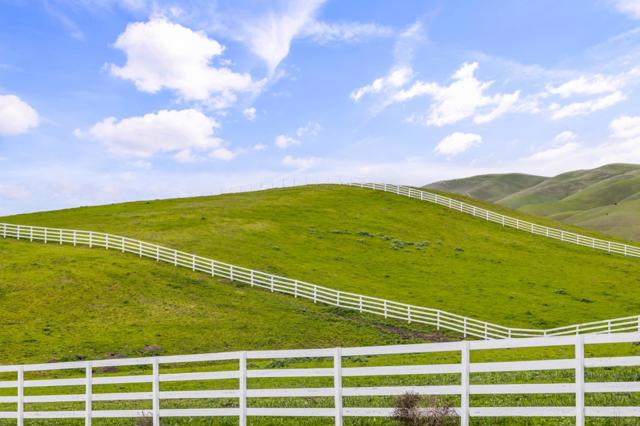 6033 Dagnino Road, Livermore CA: https://media.crmls.org/mediaz/536732de-41cc-46b5-b177-c1b73d731490.jpg