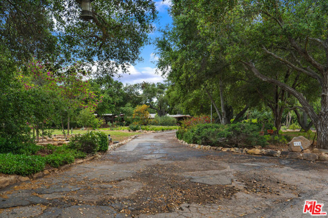 918 Palomar Road, Ojai CA: https://media.crmls.org/mediaz/5367bf9f-3ba9-4ff4-a779-5d054d71e670.jpg