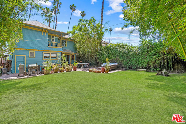 1501 S Harvard Boulevard, Los Angeles CA: https://media.crmls.org/mediaz/536825c5-6591-49a4-9a14-68882a50b277.jpg