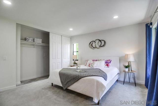 3319 Caminito Eastbluff, La Jolla CA: https://media.crmls.org/mediaz/5368606e-8c53-4d2e-8821-378b4eb7f77c.jpg