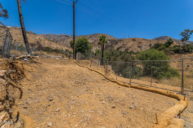 3360 Villa Grove Dr Drive, Altadena CA: https://media.crmls.org/mediaz/536875ea-9f3e-412e-89e0-d7995c56db0e.jpg