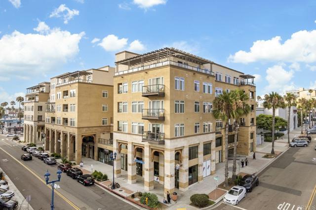301 Mission Avenue, Oceanside CA: https://media.crmls.org/mediaz/536920d0-d0c2-46f7-a1e5-2e27c7624d54.jpg