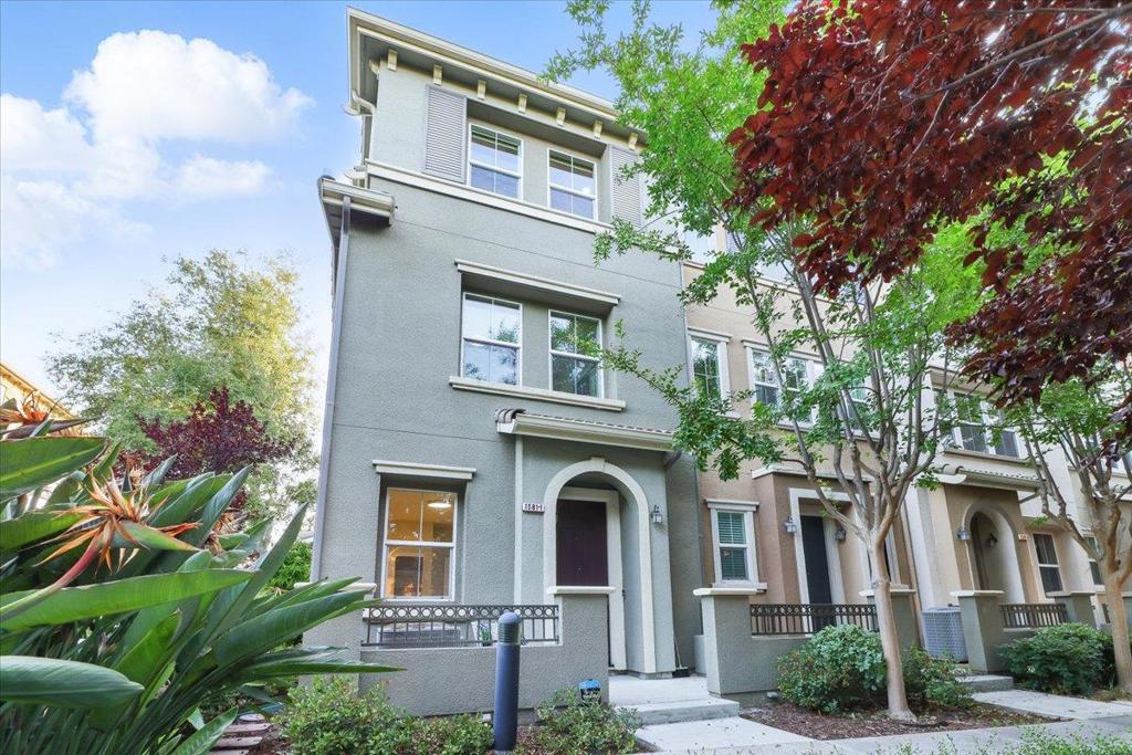 1581 Shore Place #1