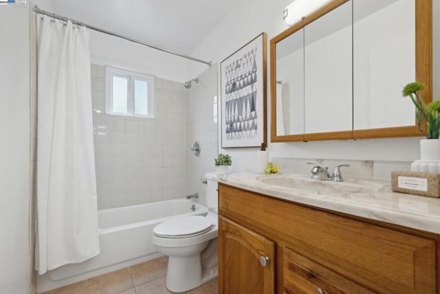 30113 Treeview St, Hayward CA: https://media.crmls.org/mediaz/536a58e2-b919-4571-b013-8b5cb9054916.jpg