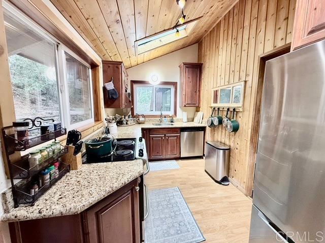 Detail Gallery Image 11 of 42 For 22136 Crestline Rd, Palomar Mountain,  CA 92060 - 1 Beds | 1/1 Baths