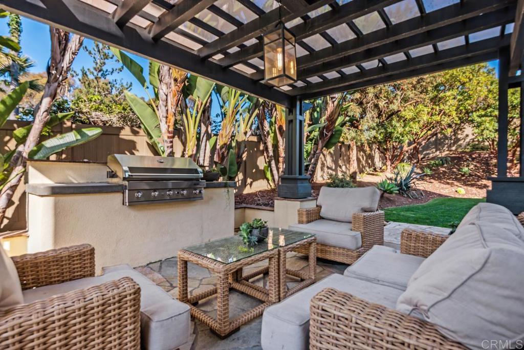 1010 Scarlet Way - photo 8