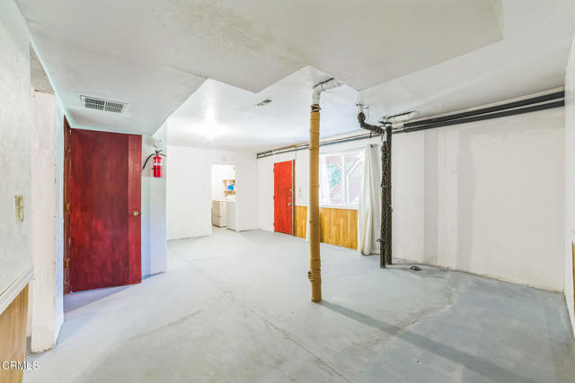 352 Cedarbrook Drive, Twin Peaks CA: https://media.crmls.org/mediaz/536cbc1c-48d5-4e44-9788-c29a110cdd7e.jpg