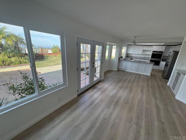 1518 Bella Vista, Encinitas CA: https://media.crmls.org/mediaz/536ce7e4-4b70-411a-87af-defd7158f027.jpg