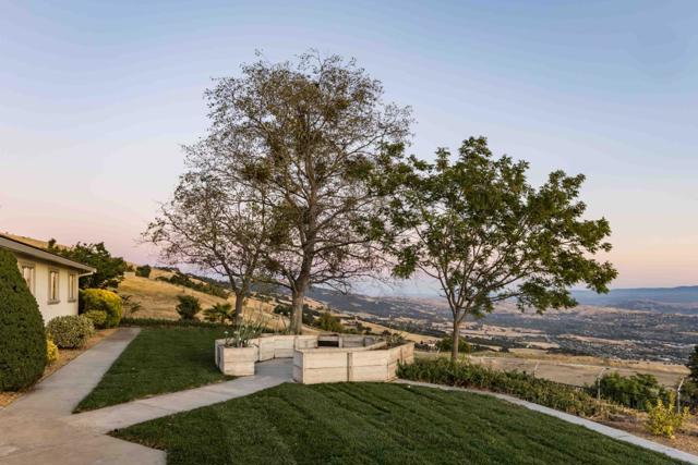 4024 Higuera Highland Lane, San Jose CA: https://media.crmls.org/mediaz/536ce8b9-926e-40b8-972f-490d00e253b6.jpg