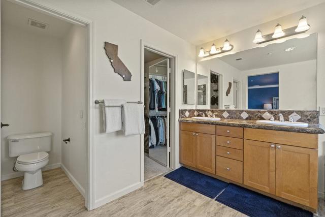 978 Martin Trail, Daly City CA: https://media.crmls.org/mediaz/536d2691-2ac9-48f1-873f-af8c2efc31db.jpg