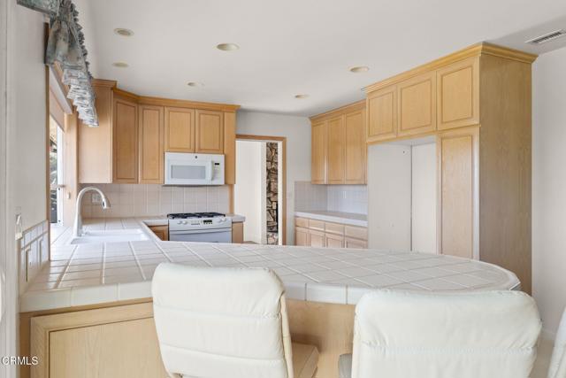 Detail Gallery Image 21 of 56 For 1020 via Cielito, Ventura,  CA 93003 - 4 Beds | 3 Baths