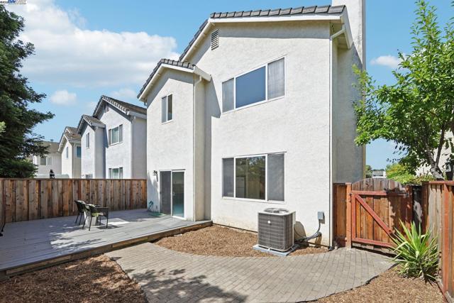 99 Elder Dr, Pacheco CA: https://media.crmls.org/mediaz/536daa04-a224-45da-9b47-ad7cb55c9034.jpg