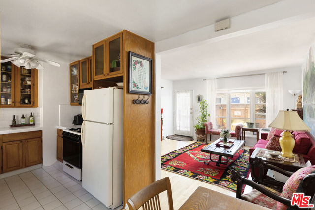 1621 Centinela Avenue, Santa Monica CA: https://media.crmls.org/mediaz/536e8f67-725f-4705-b5a6-cb874aeb3a54.jpg