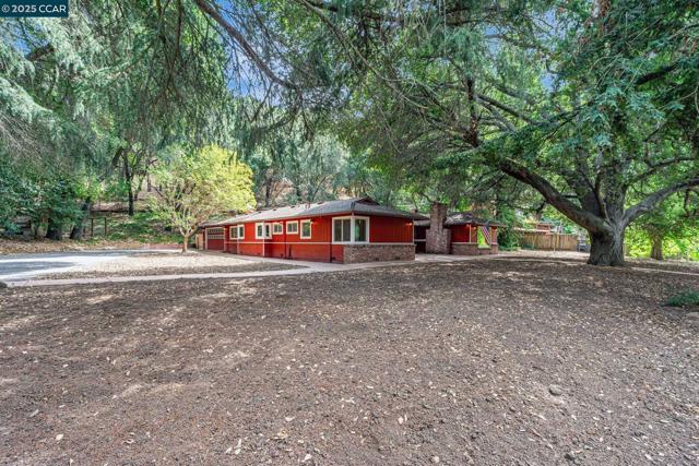 9 Wanda Way, Martinez CA: https://media.crmls.org/mediaz/536ec41f-2f62-4cd5-8a1a-cd9bb96149cb.jpg