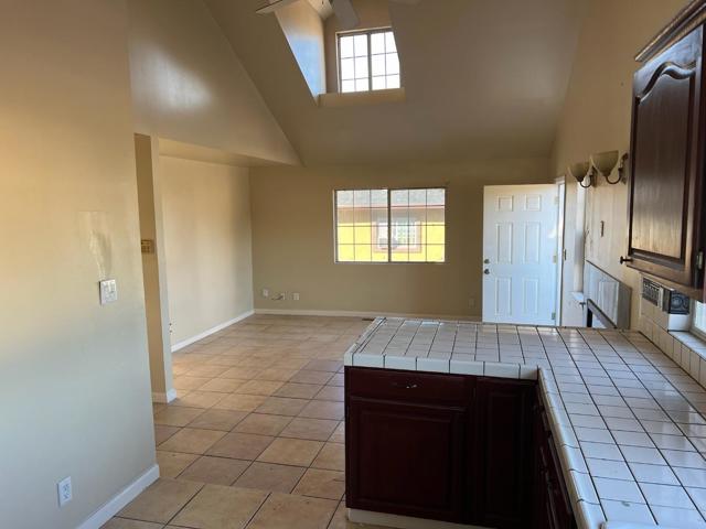 833 Spencer Avenue, Modesto CA: https://media.crmls.org/mediaz/536efc1c-9629-4d40-97ea-d03cef76c73a.jpg