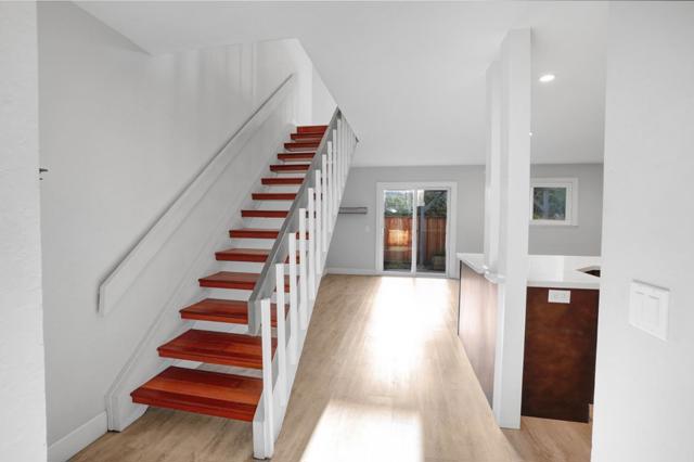 988 S Arnold Way, Half Moon Bay CA: https://media.crmls.org/mediaz/536fc45a-a4d6-427f-9ffe-b2712be4df8d.jpg