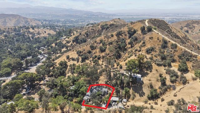 11344 Santol Drive, Sylmar CA: https://media.crmls.org/mediaz/537048b3-9636-4190-ab5a-ac9b651da84d.jpg
