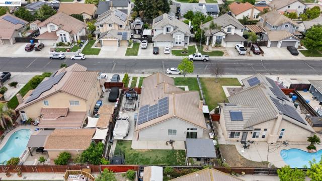 502 Chablis Way, Manteca CA: https://media.crmls.org/mediaz/5370723a-bc56-4c11-ba00-17016ed19f76.jpg