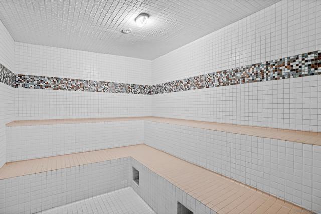 1205 Pacific Hwy, San Diego CA: https://media.crmls.org/mediaz/537092e9-3930-41a4-97df-512f4a88eafa.jpg