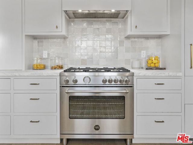 2304 Vestal Avenue, Los Angeles CA: https://media.crmls.org/mediaz/53712d11-7be7-40f9-85a8-f192b0344a96.jpg