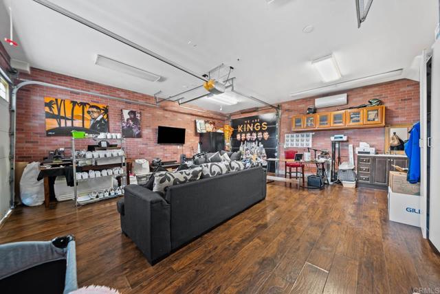 Detail Gallery Image 11 of 49 For 10820 Dutton Dr, La Mesa,  CA 91941 - 4 Beds | 2 Baths