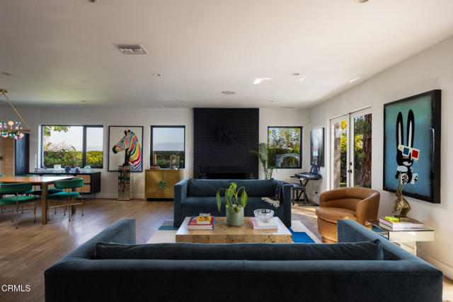 Detail Gallery Image 4 of 33 For 14593 Deervale Pl, Sherman Oaks,  CA 91403 - 4 Beds | 4 Baths