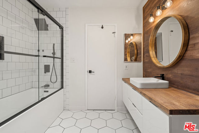 5950 Buckingham, Culver City CA: https://media.crmls.org/mediaz/5372bdec-e377-4c08-bb00-0fd54da4c82a.jpg