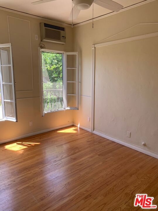 802 N Sweetzer Avenue, Los Angeles CA: https://media.crmls.org/mediaz/5372d9b0-b73b-4bc9-a17f-7816315b8c59.jpg