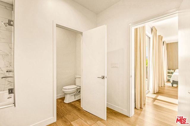 535 N Formosa Avenue, Los Angeles CA: https://media.crmls.org/mediaz/53730292-607b-4e3b-806d-4689ed05acc5.jpg