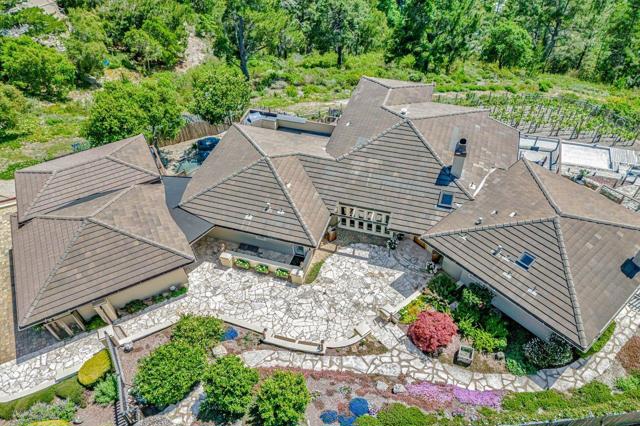 24911 Outlook Terrace, Carmel CA: https://media.crmls.org/mediaz/53730514-b2a7-488a-894c-71c1ecab7216.jpg