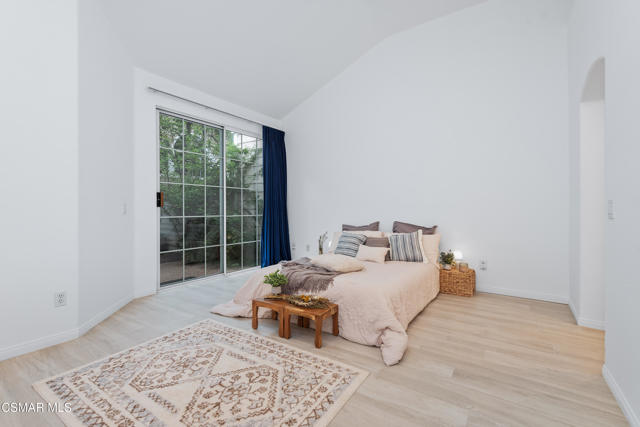 5748 Whispering Pines Circle, Westlake Village CA: https://media.crmls.org/mediaz/53738048-6a5f-45dd-ad0f-c8f7db9e657c.jpg