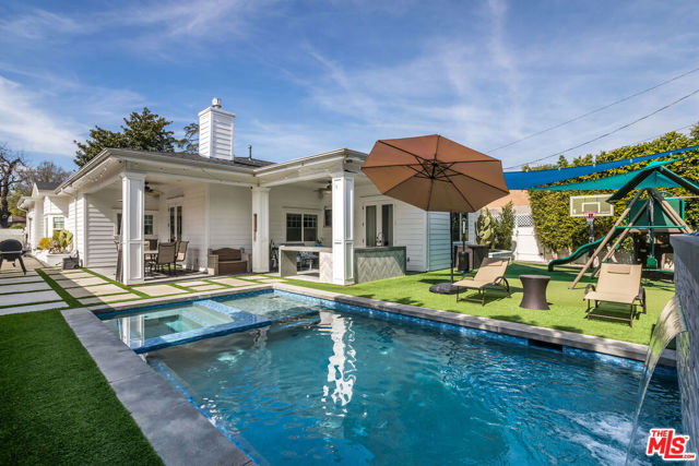 4728 Vesper Avenue, Sherman Oaks CA: https://media.crmls.org/mediaz/5373e5b3-d6a7-4cfb-a7d6-1e309aff6eee.jpg