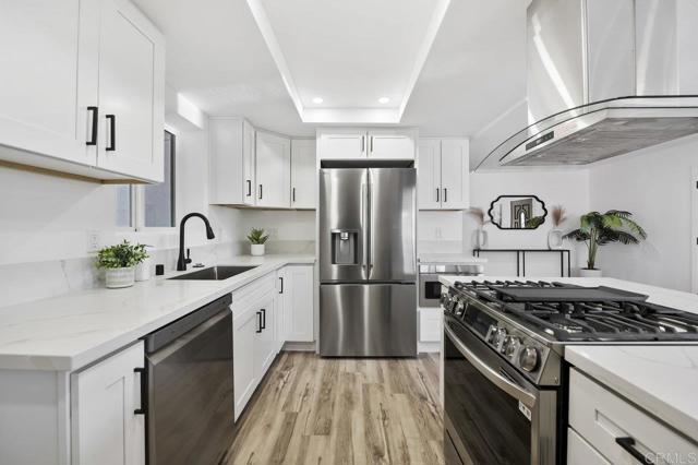 Detail Gallery Image 10 of 58 For 2537 Davis Ave, Carlsbad,  CA 92008 - 4 Beds | 2 Baths