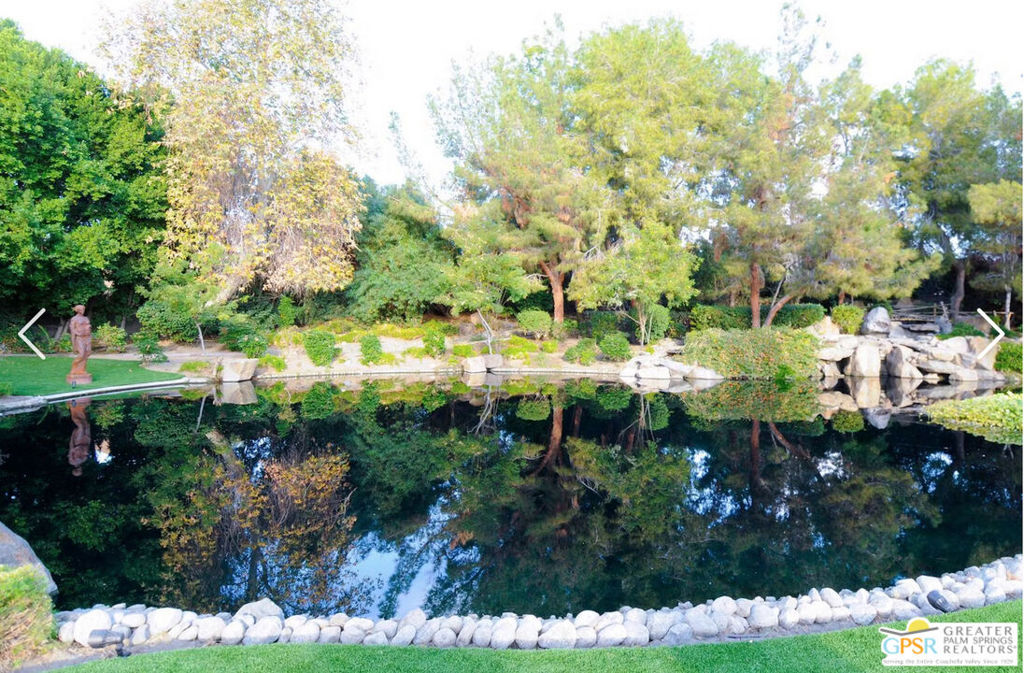 https://media.crmls.org/mediaz/5374c869-5334-41b5-a357-02341fe0b834.jpg?preset=X-Large