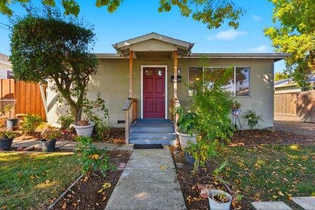 603 Warrington Avenue, Redwood City CA: https://media.crmls.org/mediaz/53757f20-bccd-43f1-bb1c-f892e0494b01.jpg