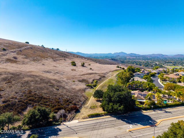 1901 Westlake Boulevard, Westlake Village CA: https://media.crmls.org/mediaz/5375f7d4-9126-4ea0-bb23-d44f78af8820.jpg