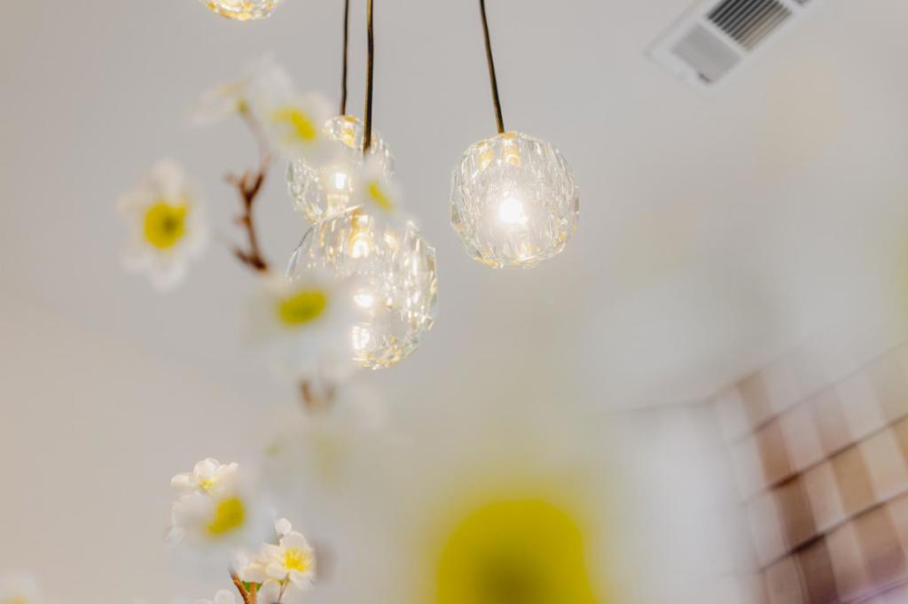 https://media.crmls.org/mediaz/5376cd50-645a-411a-bd77-5a36c41aac1e.jpg?preset=X-Large