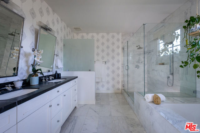 735 N Stanley Avenue, Los Angeles CA: https://media.crmls.org/mediaz/537813ce-75c2-48eb-ac82-b524a23eee15.jpg
